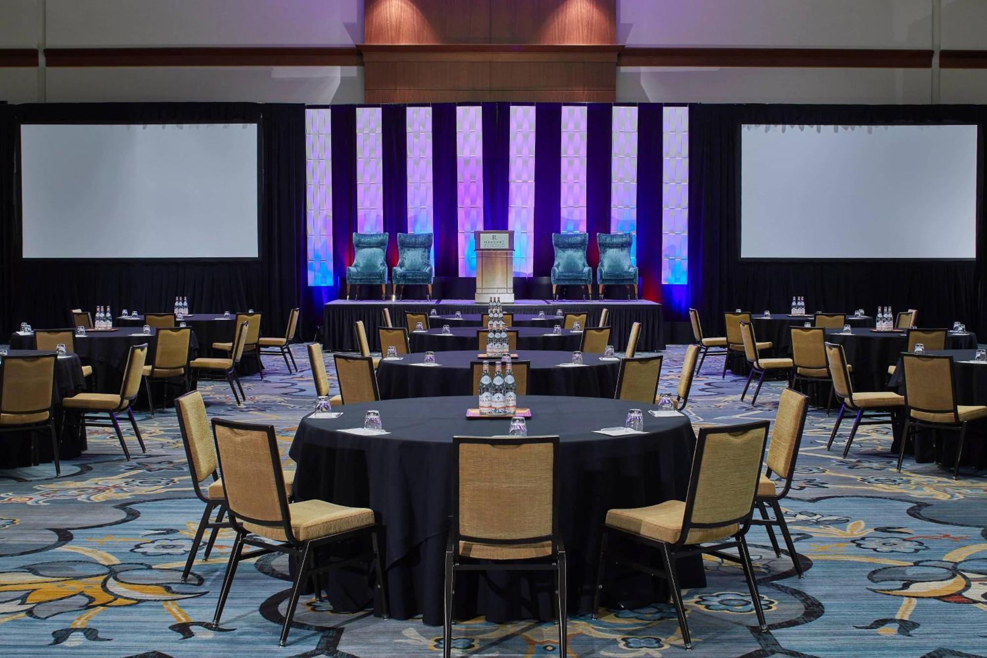 Renaissance Montgomery Hotel & Spa At The Convention Center Екстериор снимка