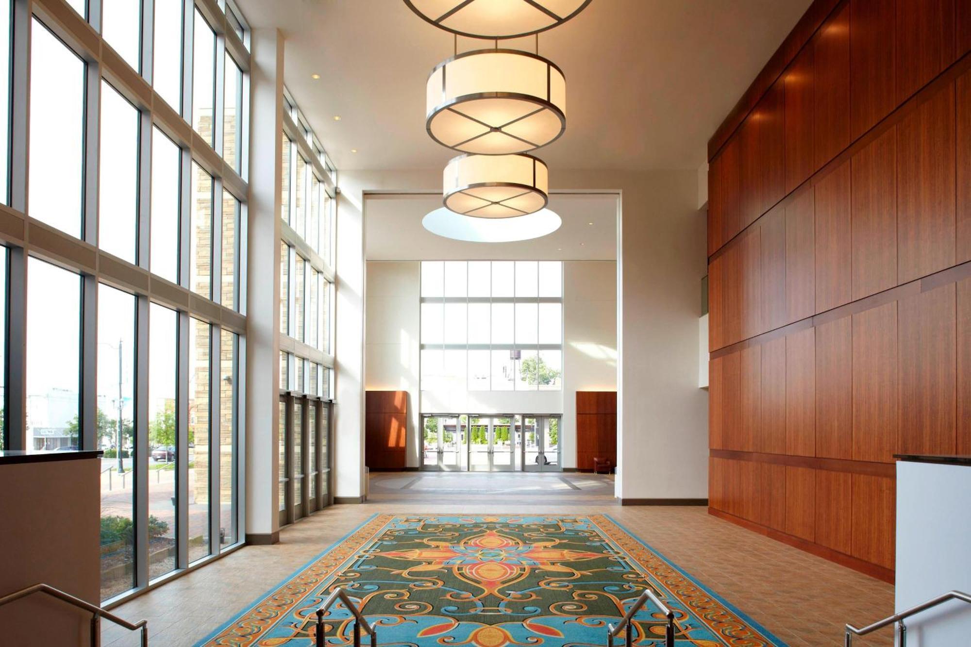 Renaissance Montgomery Hotel & Spa At The Convention Center Екстериор снимка