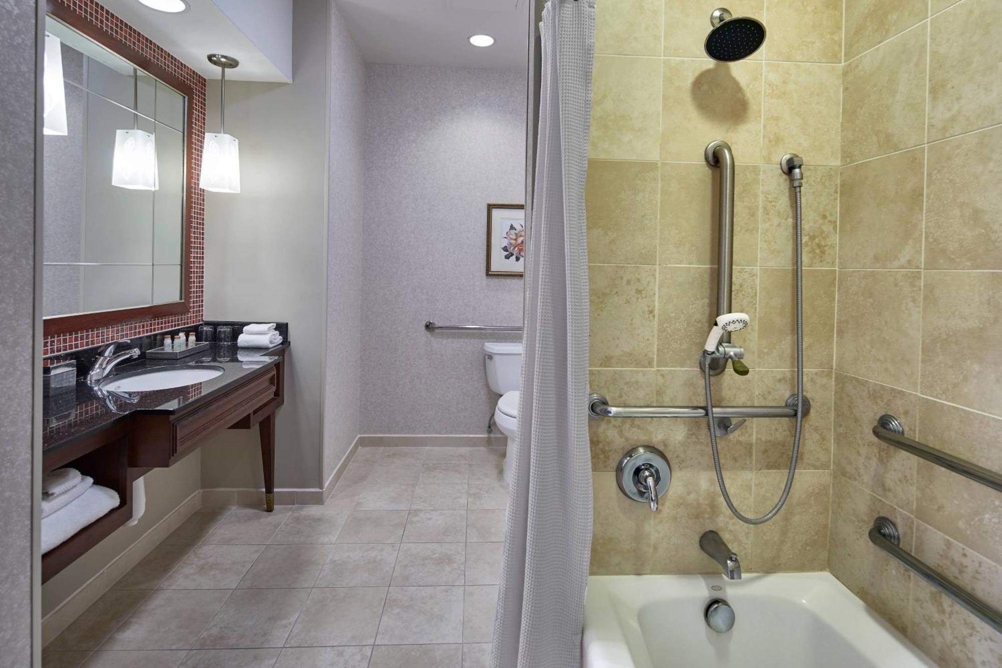 Renaissance Montgomery Hotel & Spa At The Convention Center Екстериор снимка