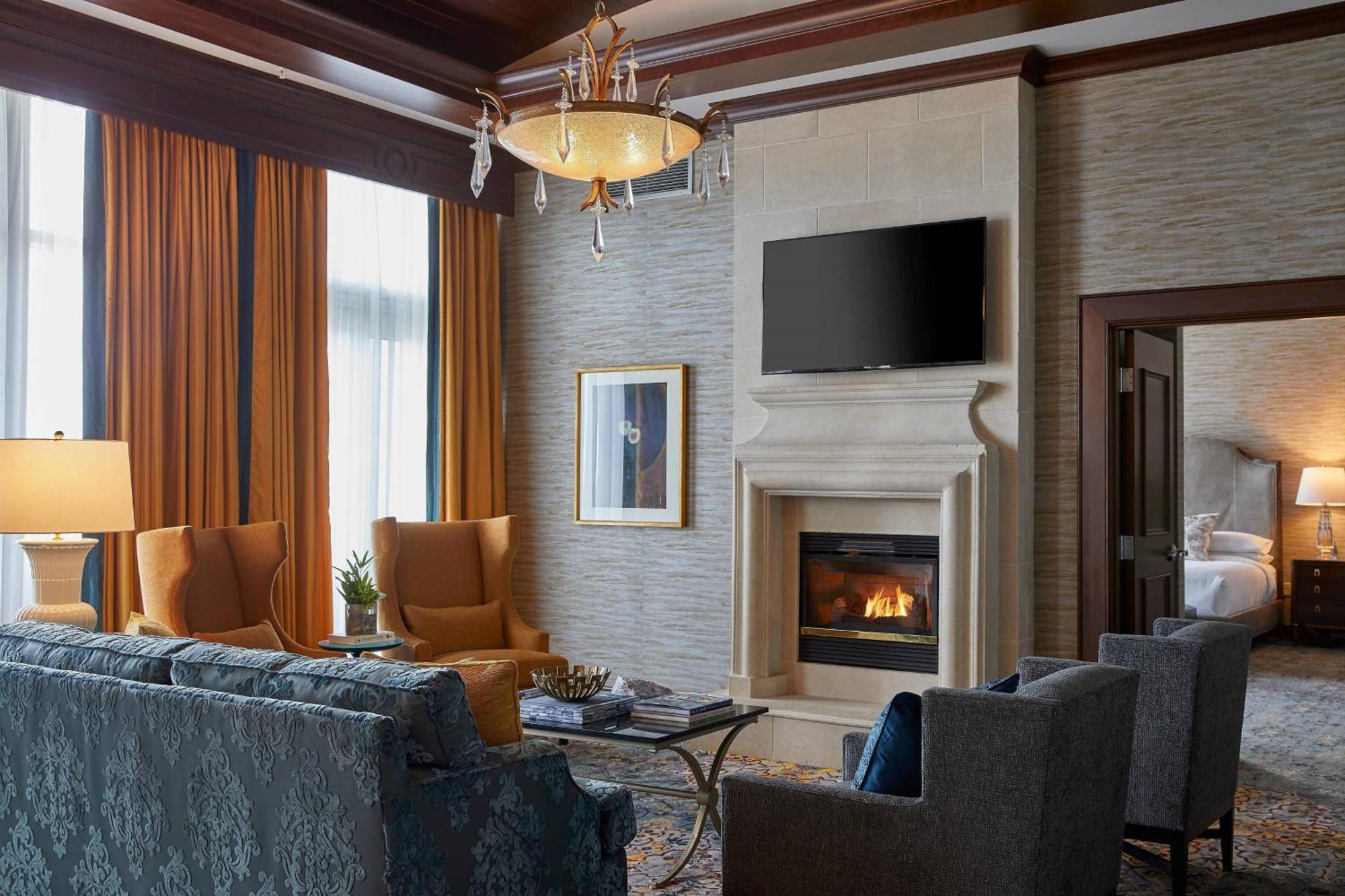 Renaissance Montgomery Hotel & Spa At The Convention Center Екстериор снимка