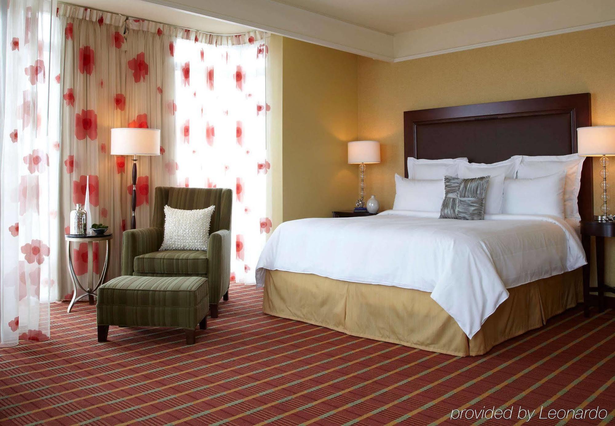 Renaissance Montgomery Hotel & Spa At The Convention Center Екстериор снимка