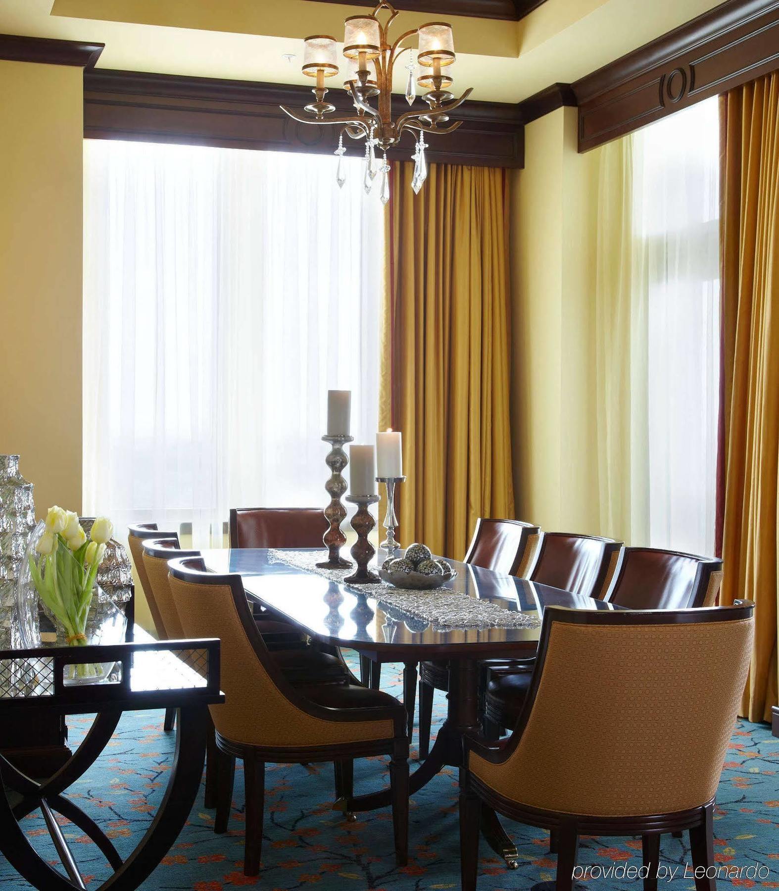 Renaissance Montgomery Hotel & Spa At The Convention Center Екстериор снимка