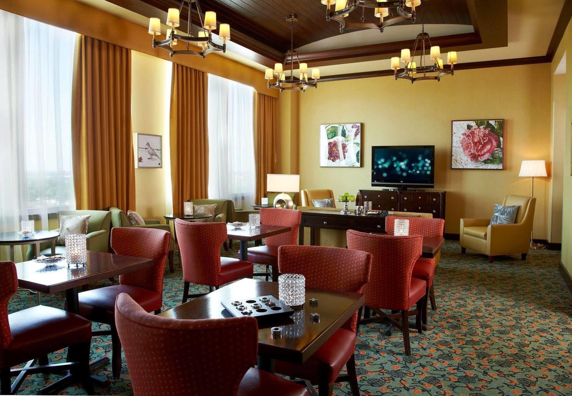 Renaissance Montgomery Hotel & Spa At The Convention Center Екстериор снимка